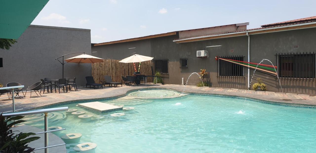 The Escape Lodge Lusaka Esterno foto